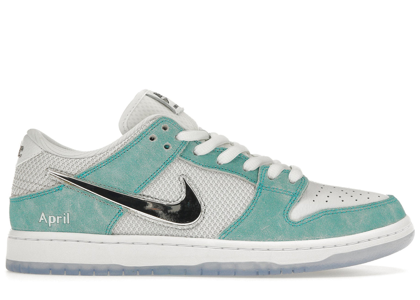 NIKE SB DUNK LOW APRIL SKEABOARDS